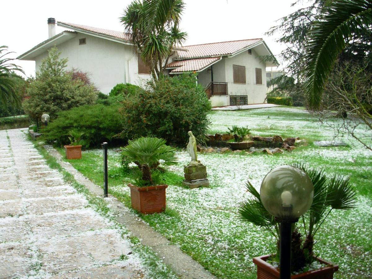 B&B Villa Sans Souci チビタベッキア エクステリア 写真